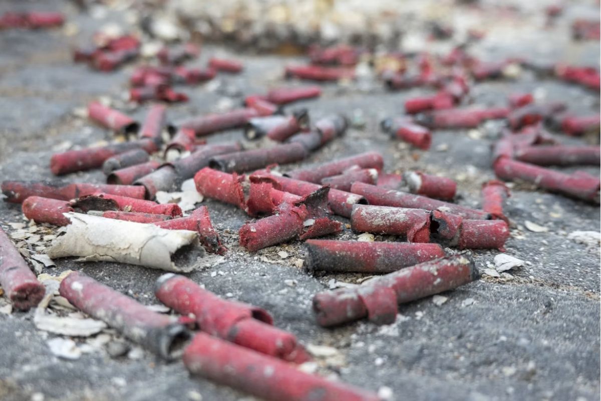 Rojões encontrados no pacote lançado no prédio do Juizado Especial Federal, na Avenida Paulista, não tinham potencial explosivo