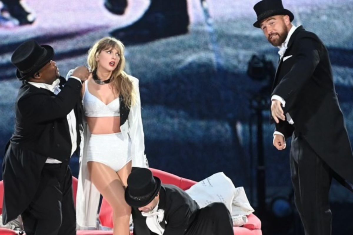 Taylor Swift e Travis Kelce no show da cantora durante a The Eras Tour