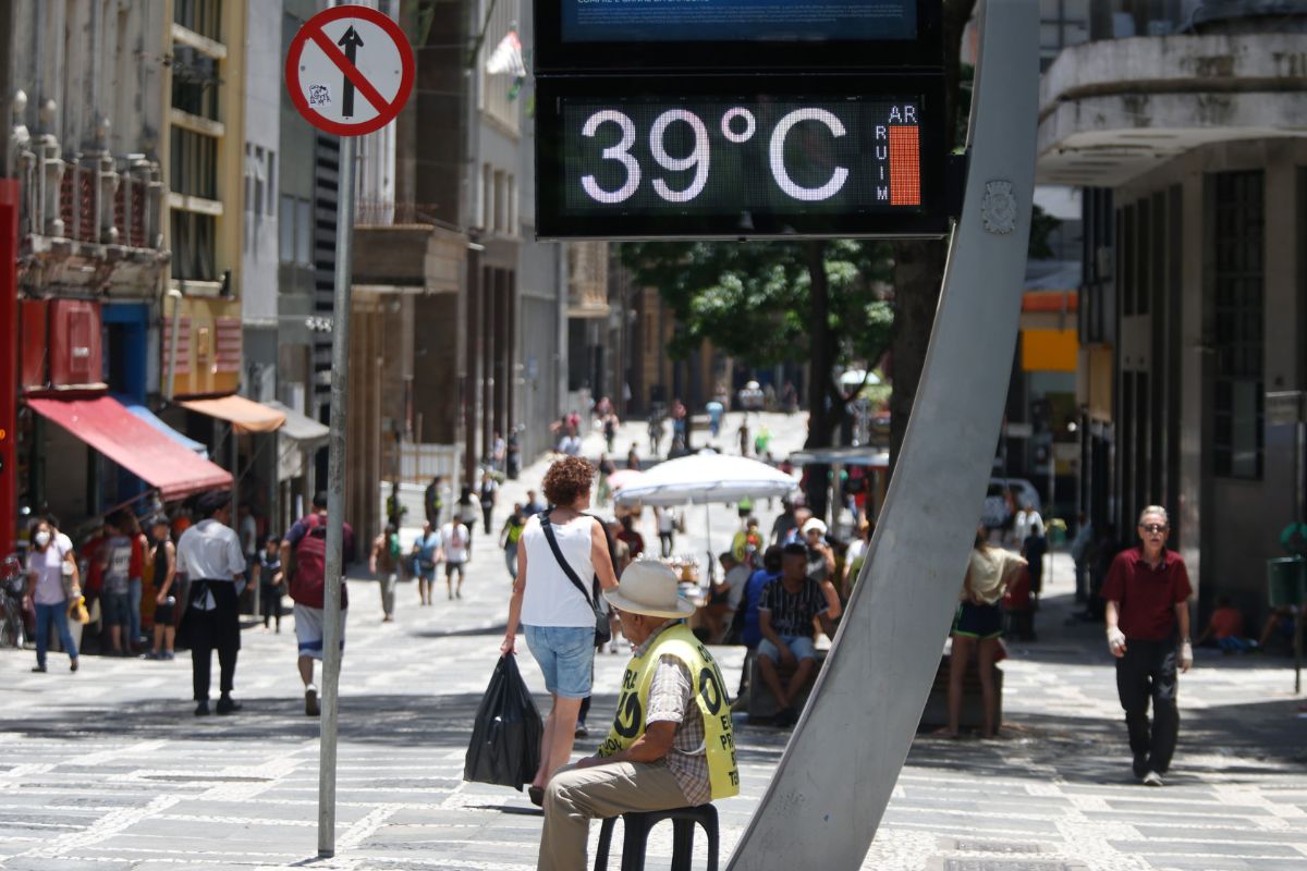 Termômetro marca 39 graus em São Paulo