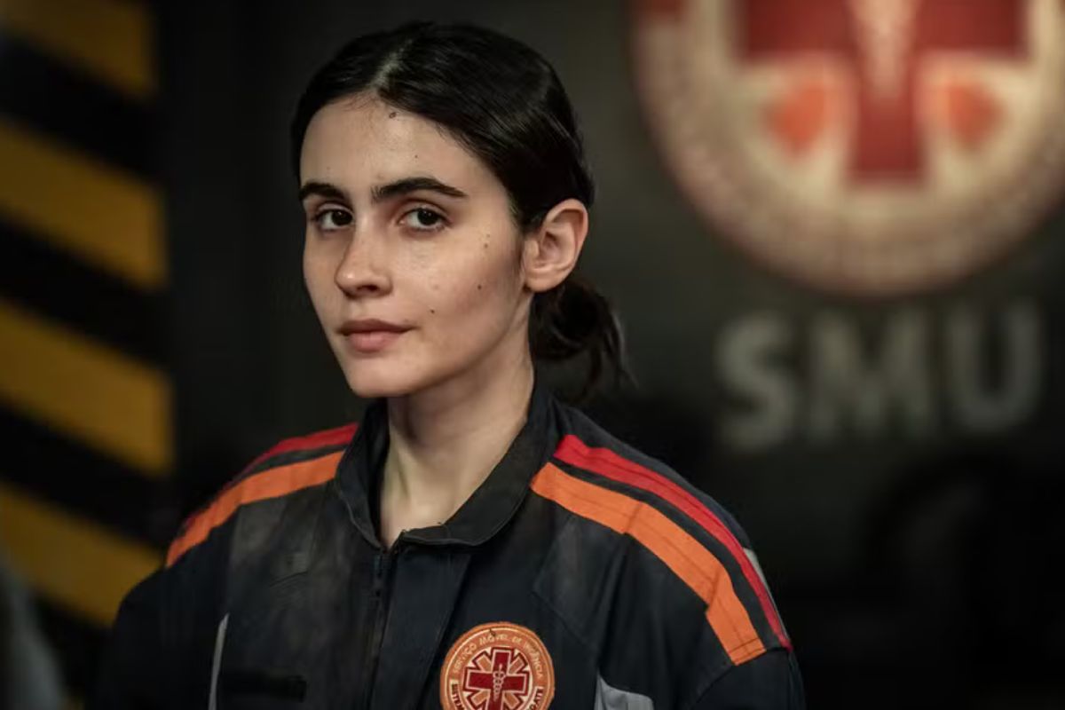 Valentina Herszage interpreta Manuela na série Emergência 53