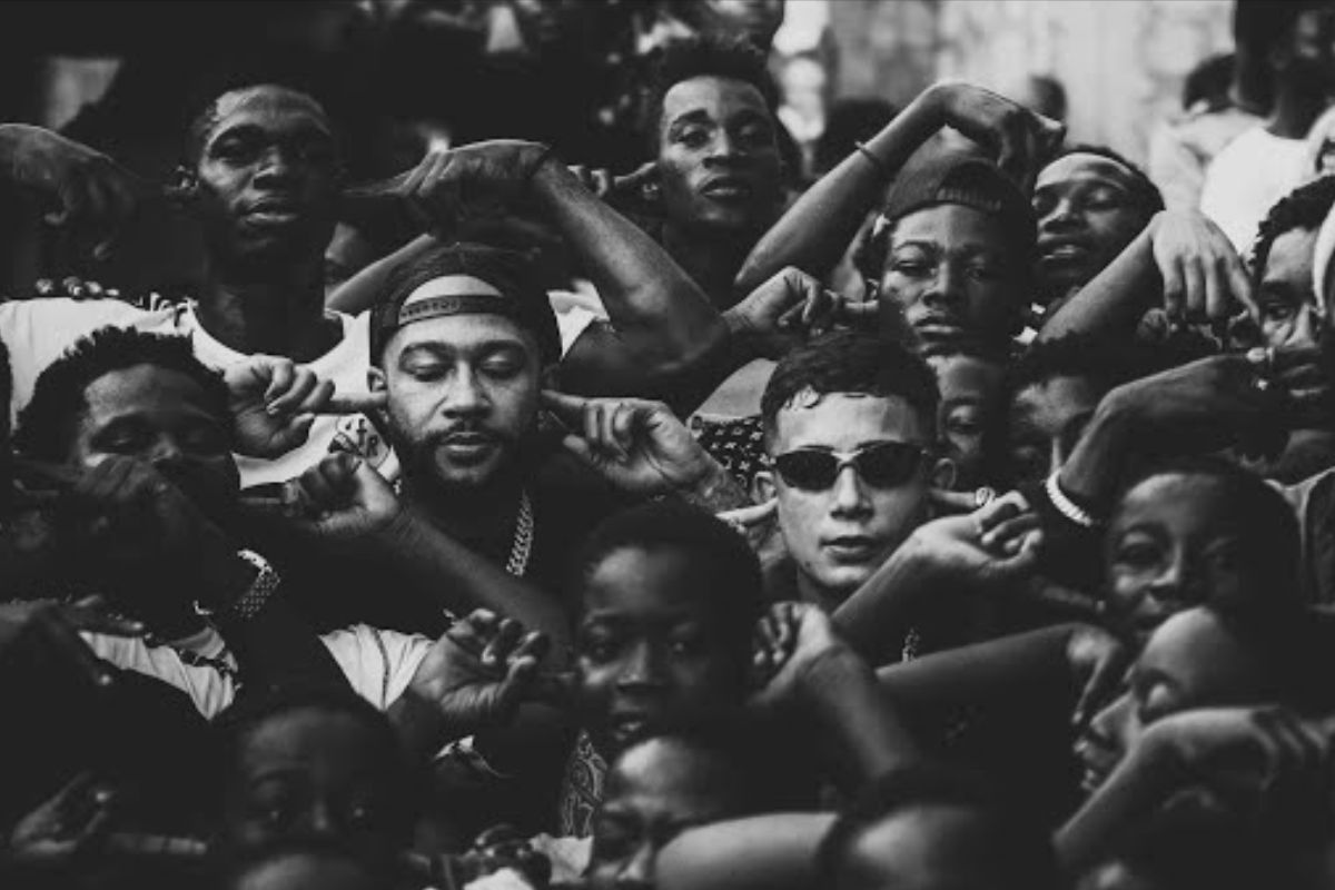 "Falando Com as Favelas", de Memphis Depay (Foto: Reprodução/YouTube)