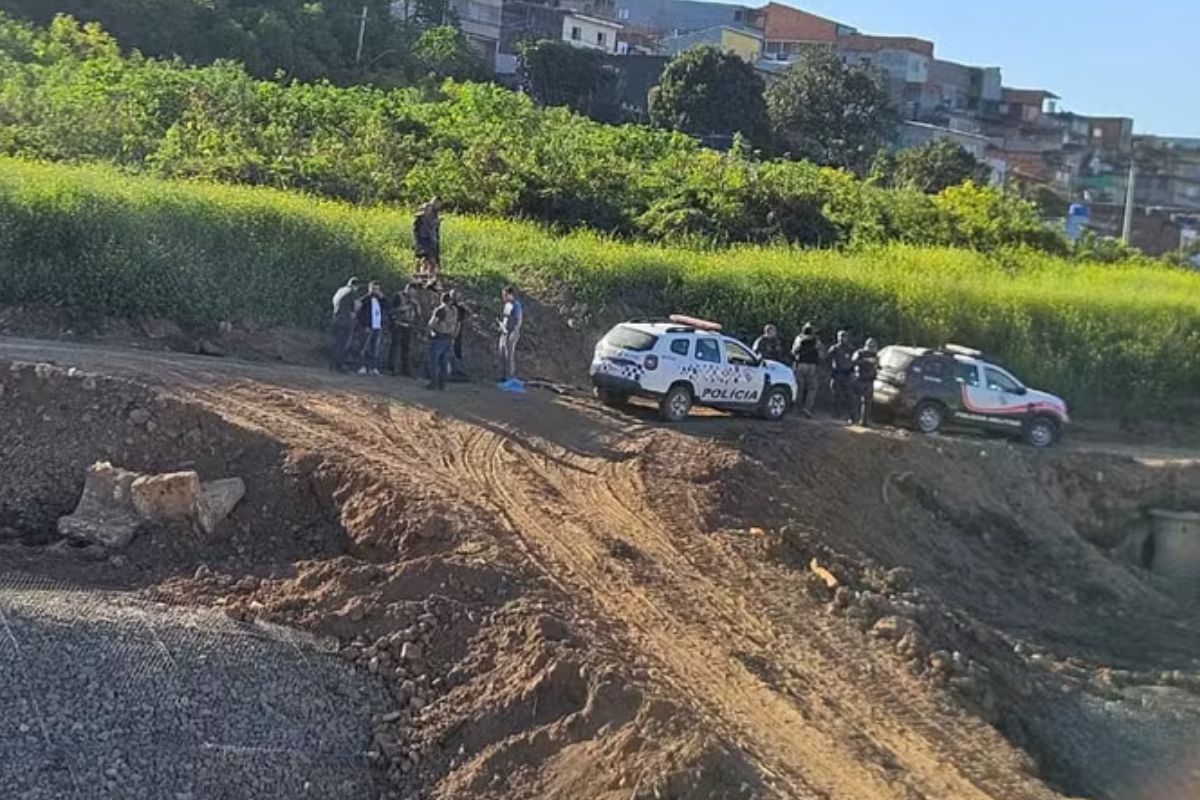 Policiais federais impedem invasão ao Aeroporto de Guarulhos (Foto: Reprodução)
