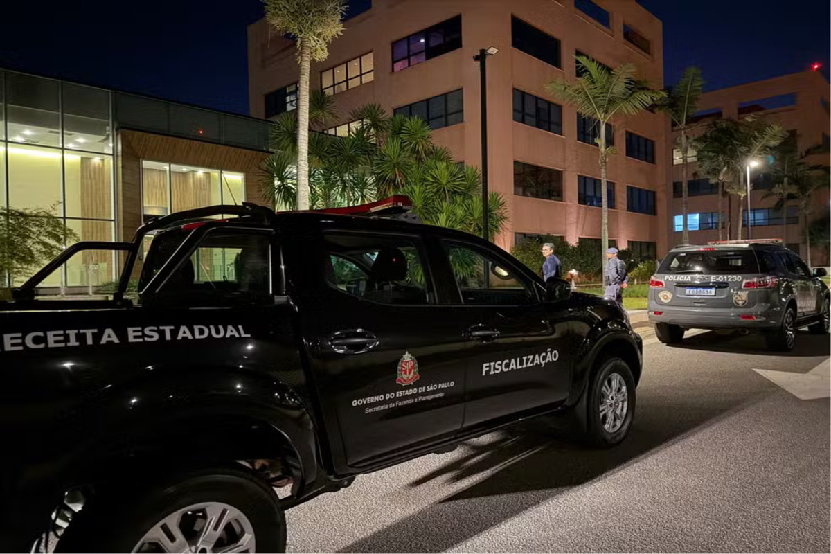 Policia Federal cumpre mandados da casa de advigado