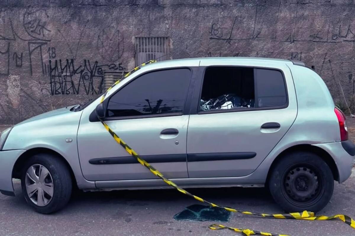 Corpos foram encontrados em veículo