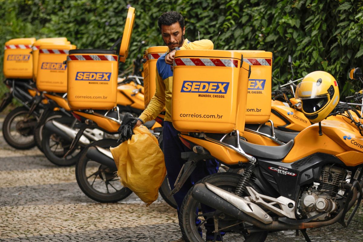 Entregadores dos Correios