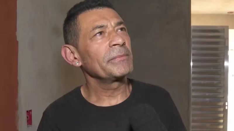 Manuel dos Santos, último morador da Favela do Moinho, em São Paulo (Foto: TV Globo)