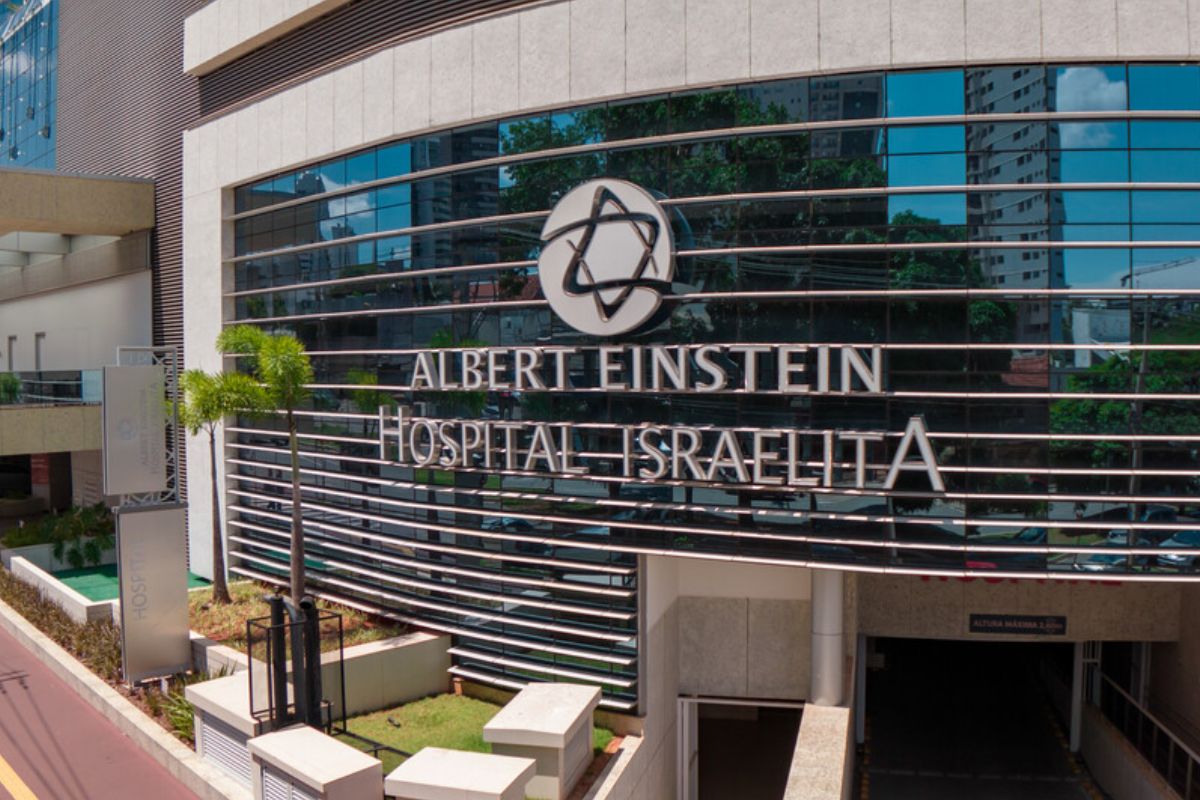 Hospital particular Einstein