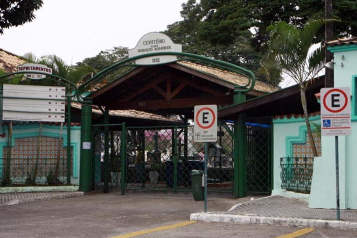 Cemitério