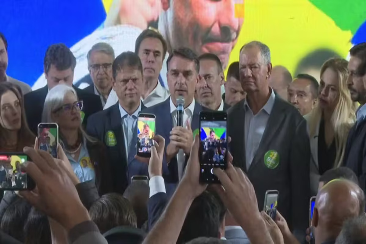 Candidato do PL disse q não ia ao debate domingo