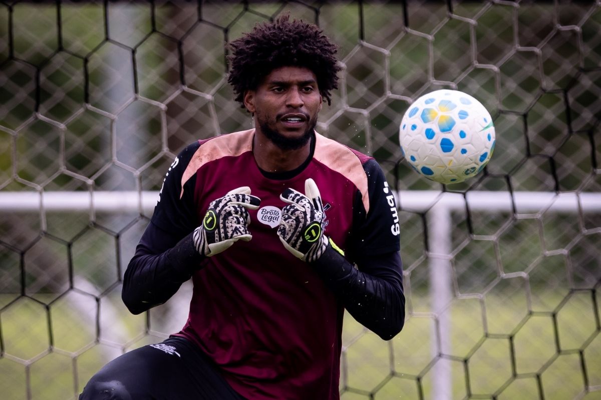 Hugo Souza