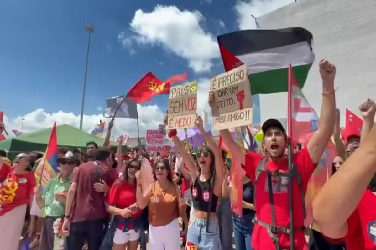 Manifesto em Brasília reuniu multidão