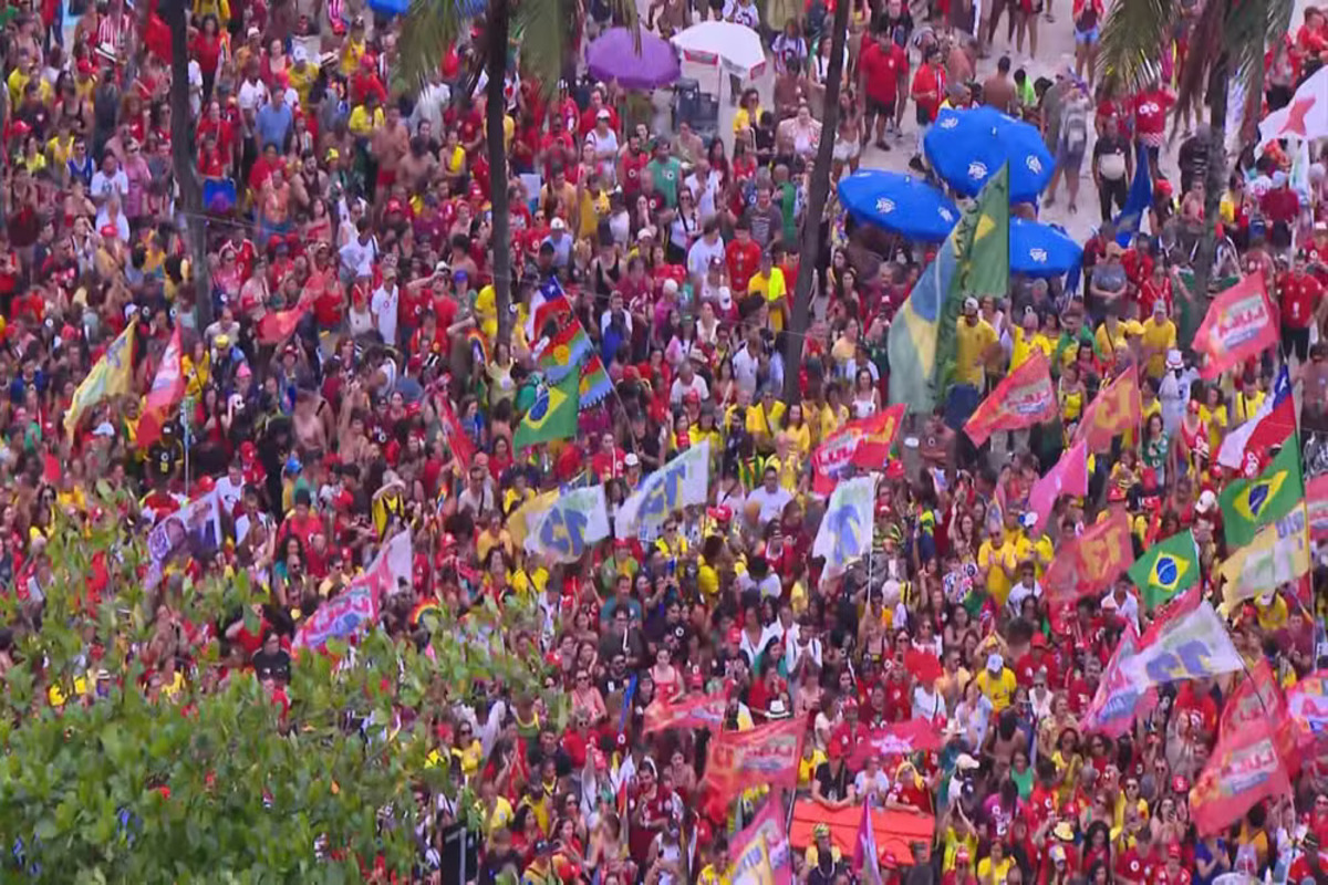 Millhares de pessoas protetaram
