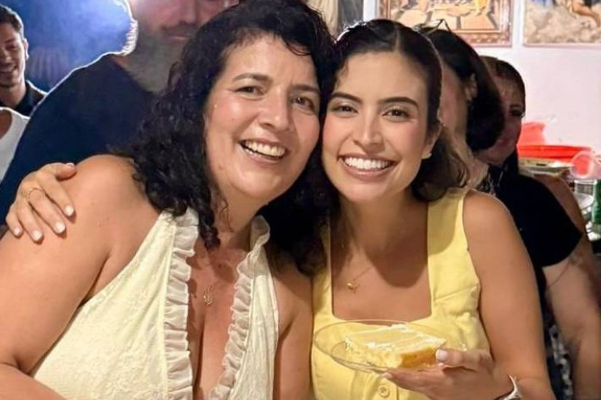 Tabata Amaral e mãe Reni