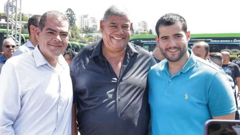 Alexandre Leite com o pai, Milton, e seu irmão, Milton Júnior (Foto: Reprodução)