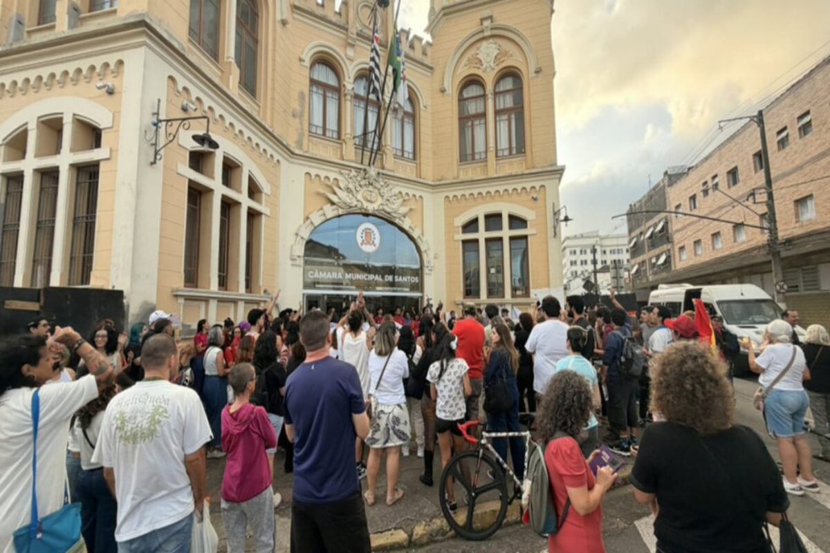 Protesto reuniu opositores
