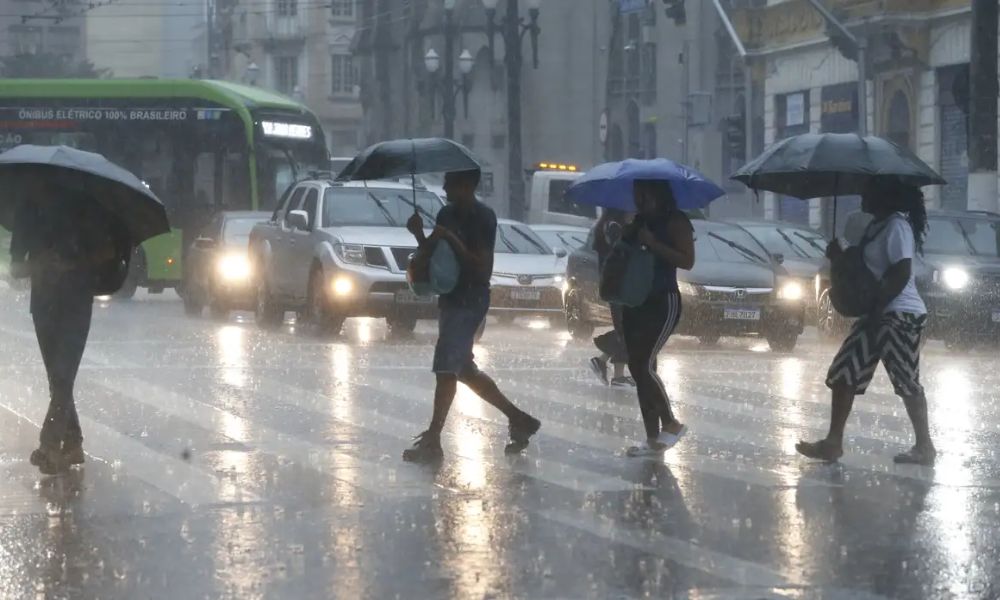 Temporal deixa SP em alerta
