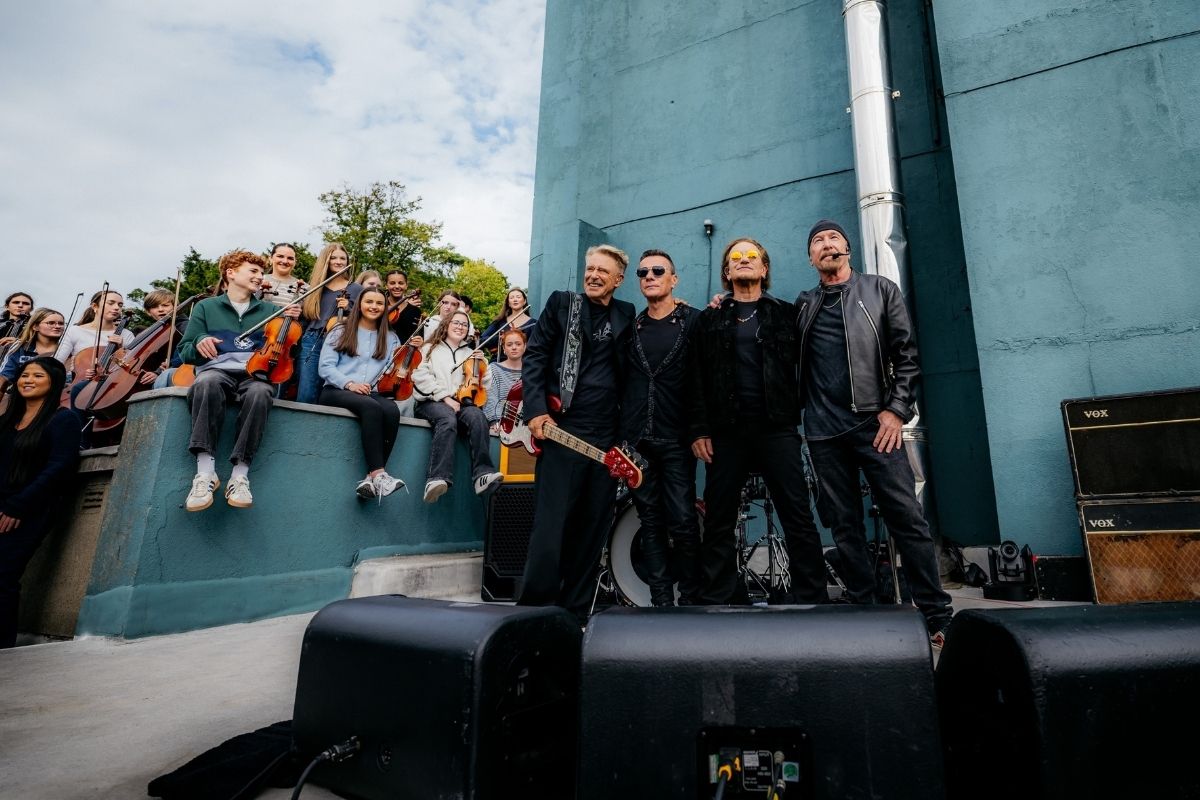 U2