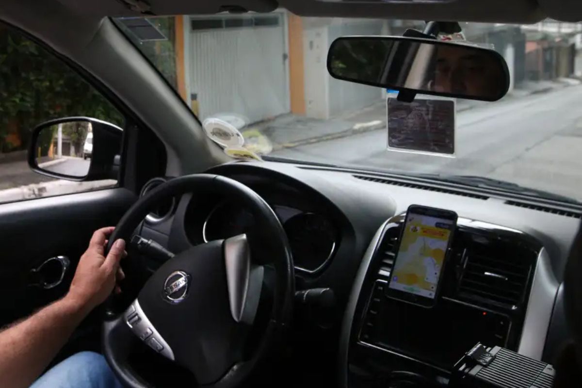 Se o carro tem cinco lugares e está dentro dos padrões exigidos pela Uber, até quatro passageiros podem ser transportados. Foto: Unsplash.